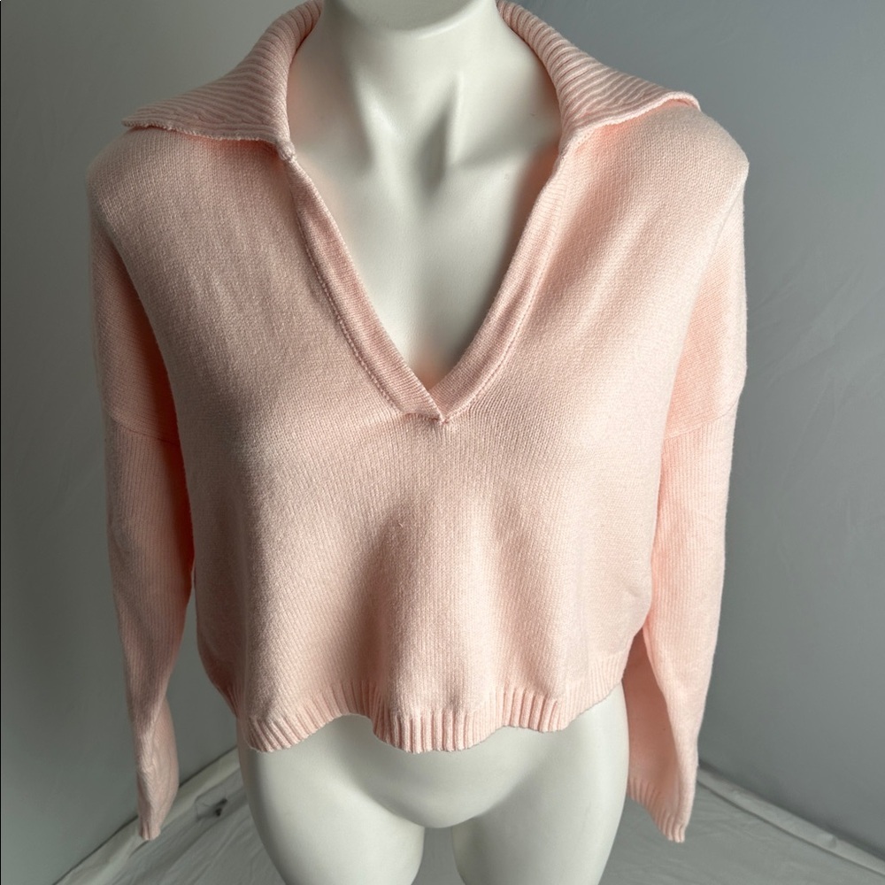 Edikted Marcie light pink oversized cropped v-neck sweater